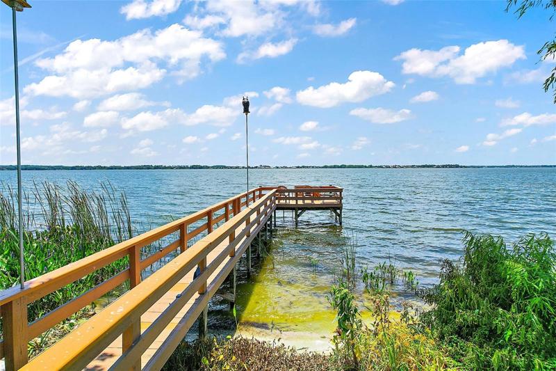 Community Dock on Lake Dora