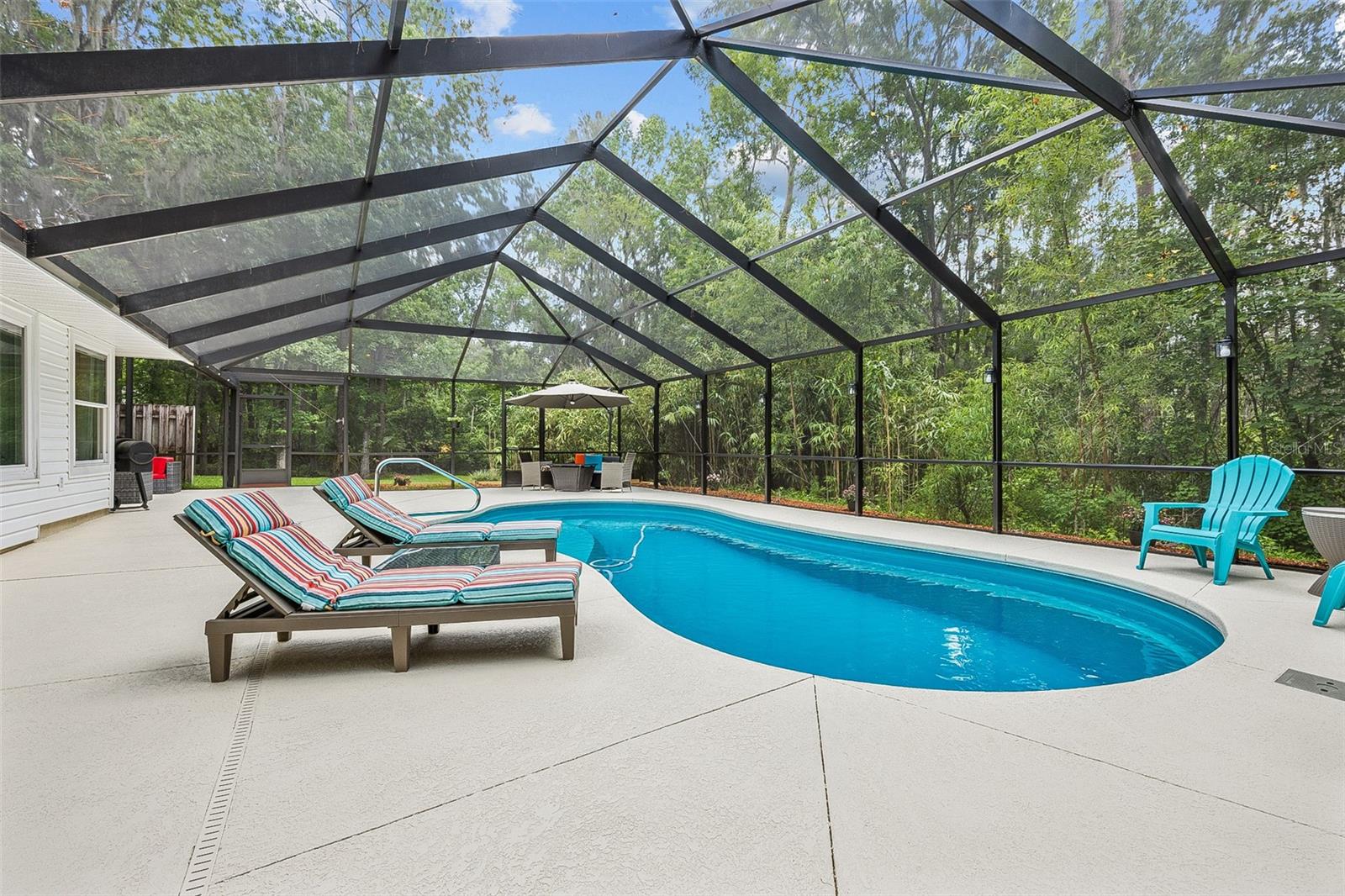Pool Living