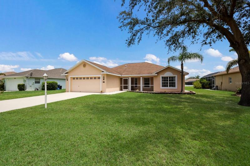 3 bedroom / 2 bathroom pool home in Sugar Mill Lakes