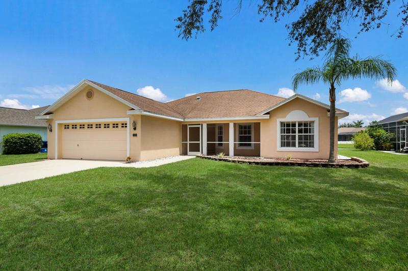 2 car garage and front screened in porch