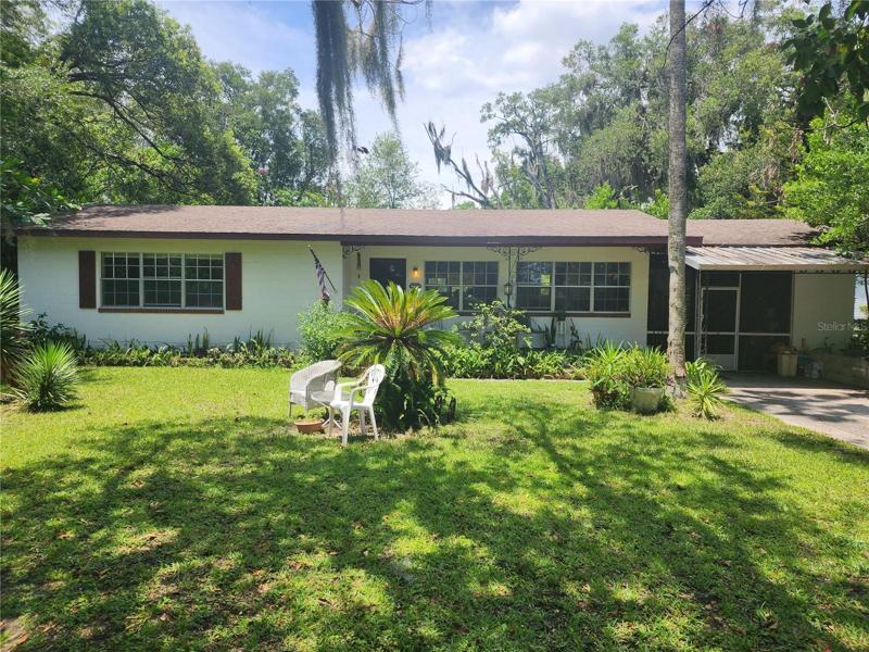 Classic Florida home on nearly 1/2 acre