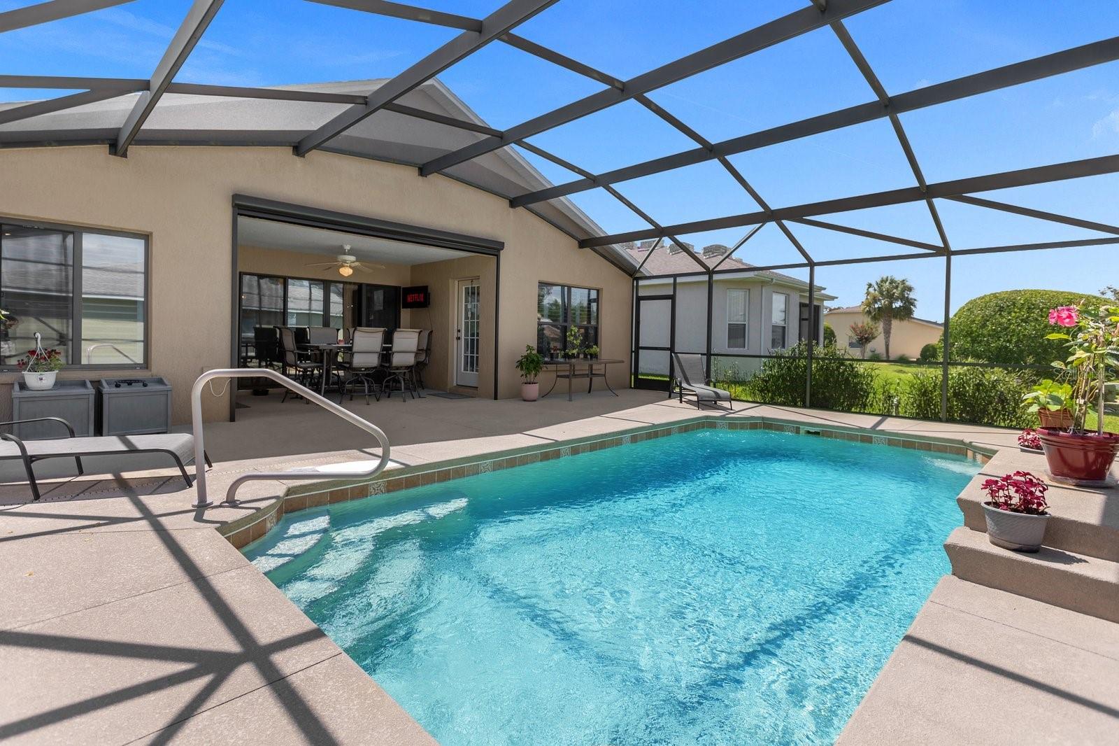 Screened in Pool - Lanai Sitting Area
