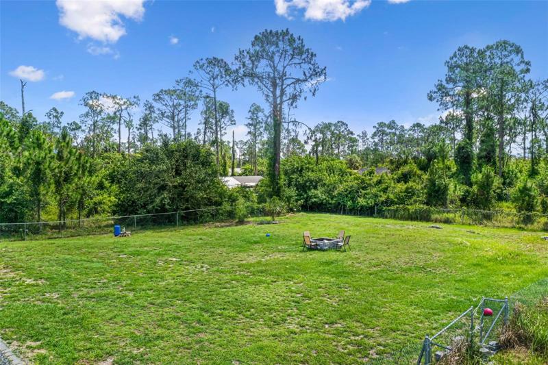 WOW... Not your typical Florida community, eh?