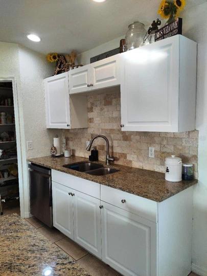 Large kitchen in the middle of all the action