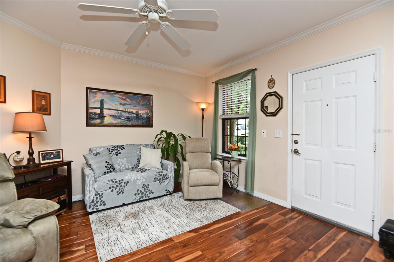 Entrance into Living/Dining Room