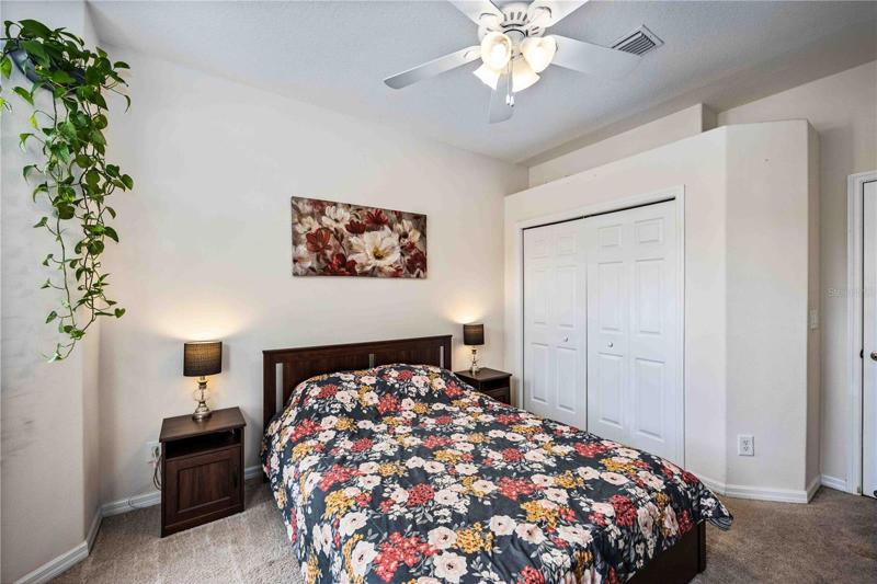 Scenic lanai, captivating lake vistas, ultimate relaxation