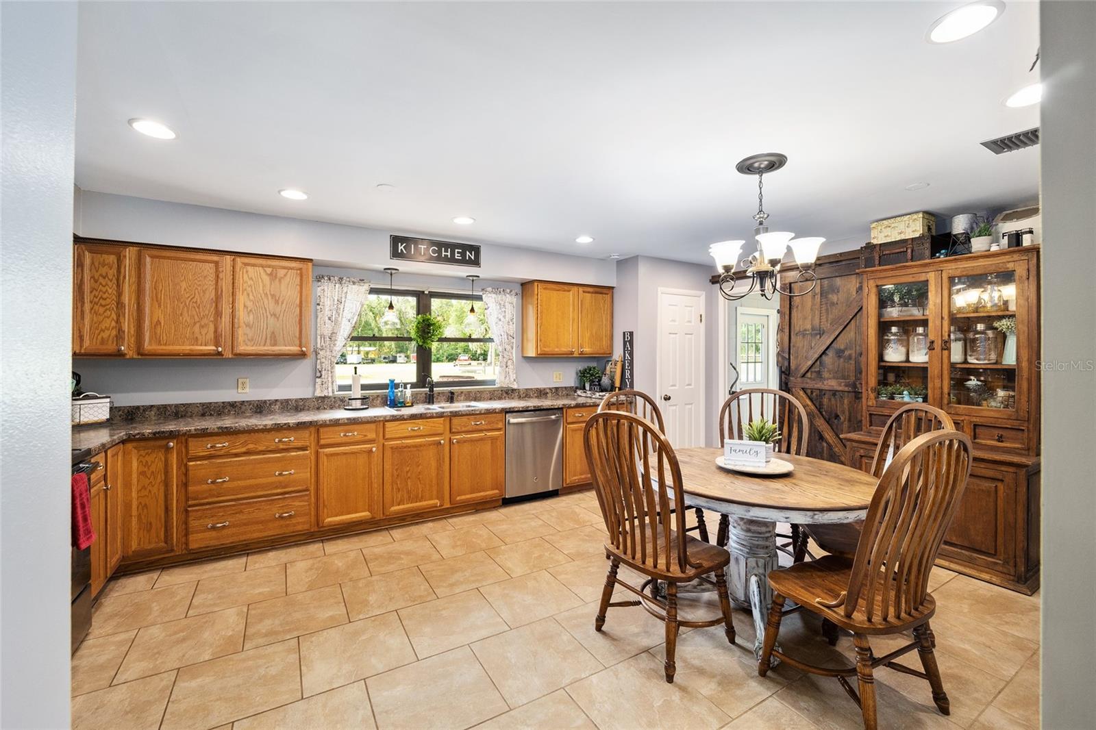 Kitchen &amp; Dining Combo