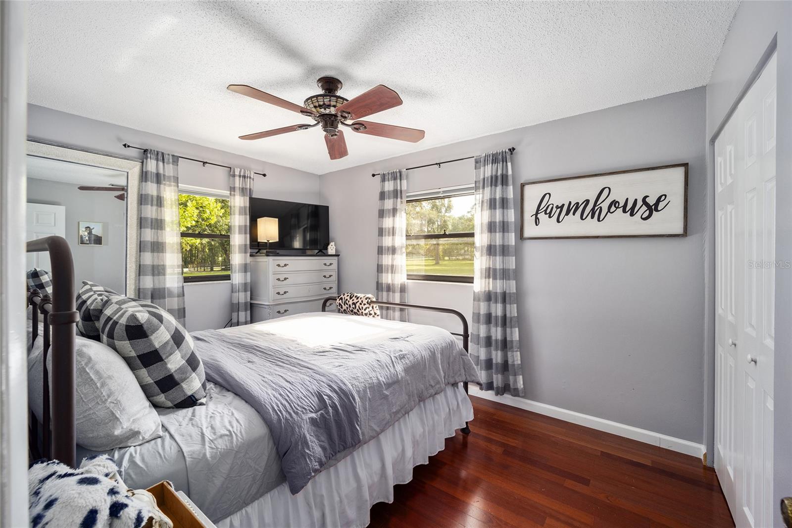 Guest bedroom