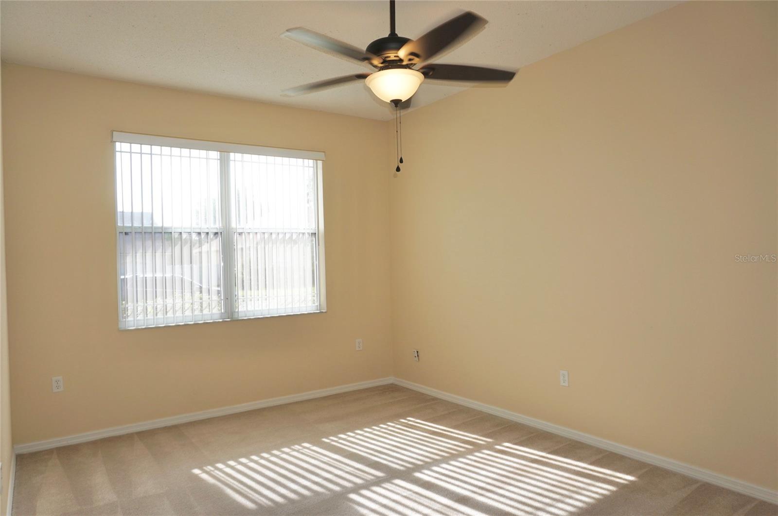 Formal dining room or flex room