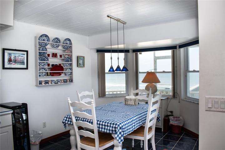 BREAKFAST NOOK