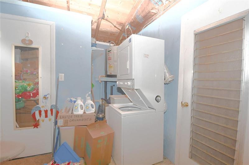 There's a utility sink and washer/dryer in the garage.