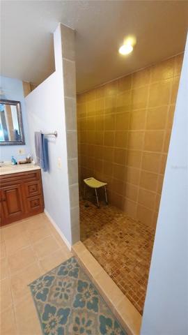 ...with a beautiful, oversized shower.
