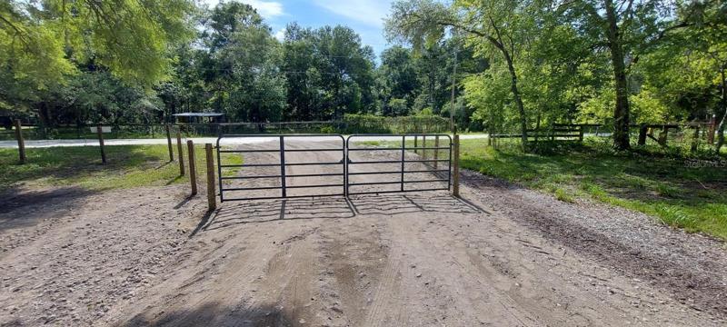 Gate