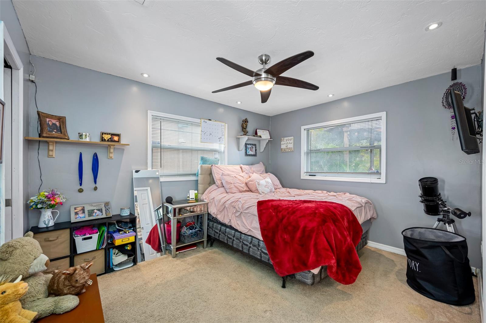 2nd bedroom