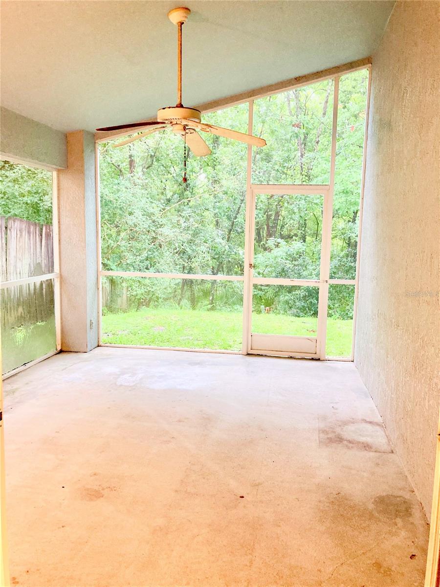 Lovely screened in patio