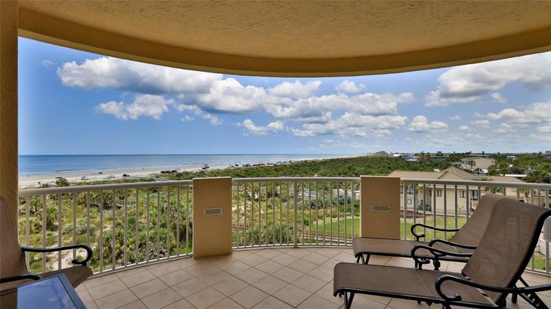 Gourmet kitchen with granite counters, 2 pantries, island & breakfast nook.