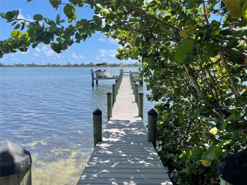 100+' dock with deep water access.