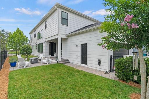 Large side yard. Perfect for entertaining.