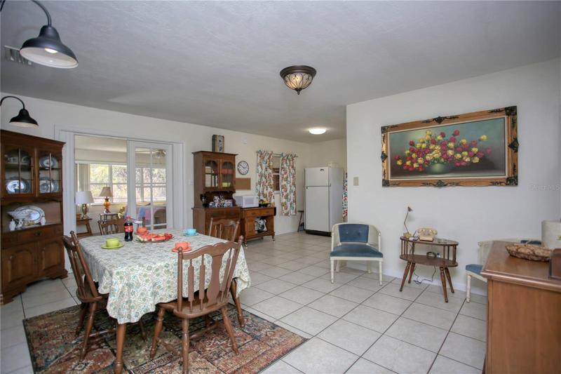 Open Feel Dining/Kitchen