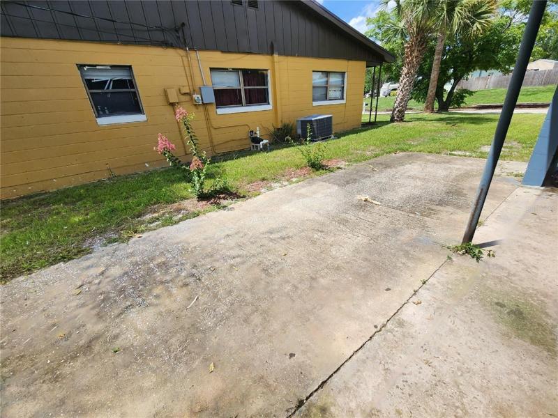 Extra cement parking- perfect for RV/BOAT