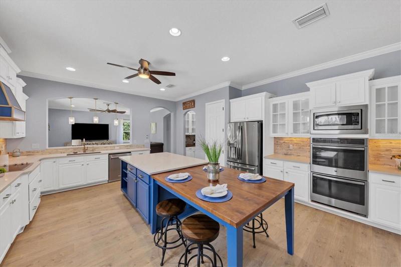 Double ovens and microwave
