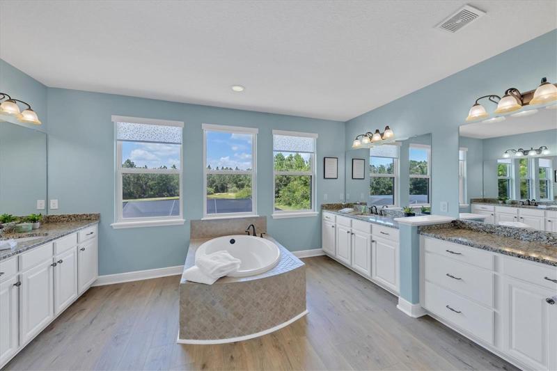 Master Bathroom with garden tub
