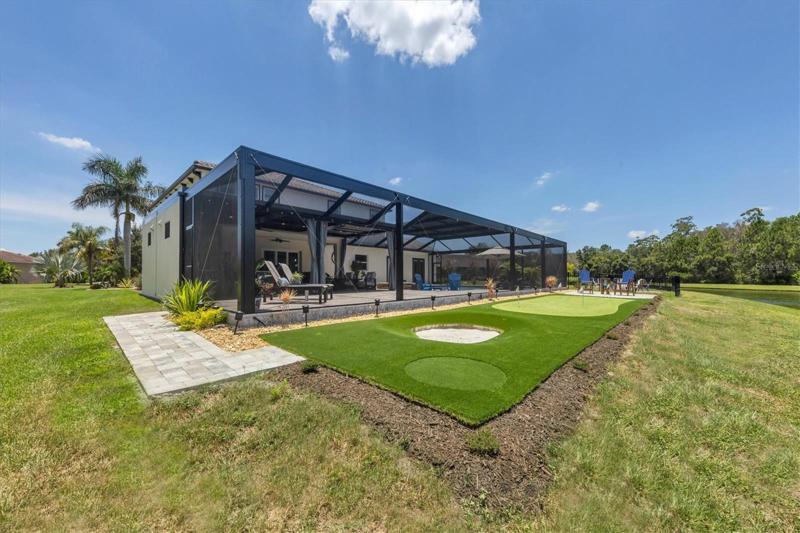 Private putting green