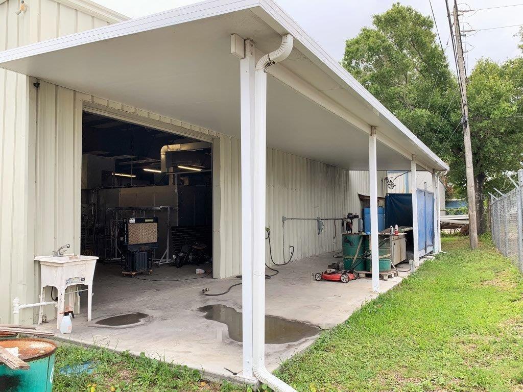 Carport area in back