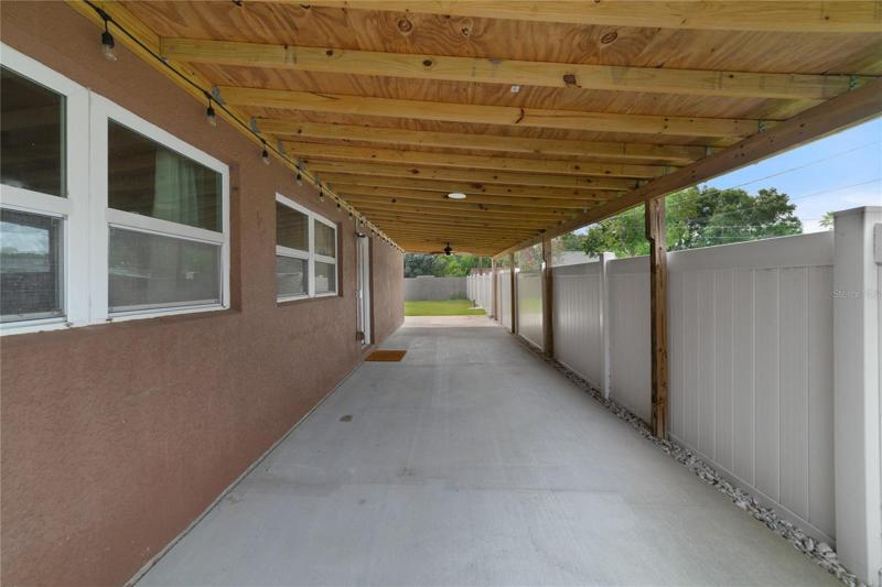 Expansive covered patio!