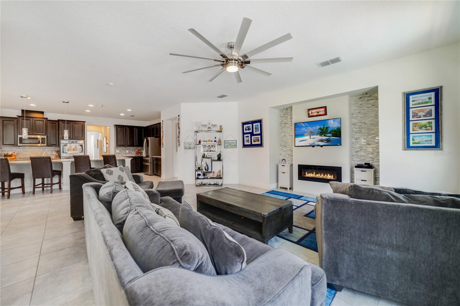 FAMILY ROOM.