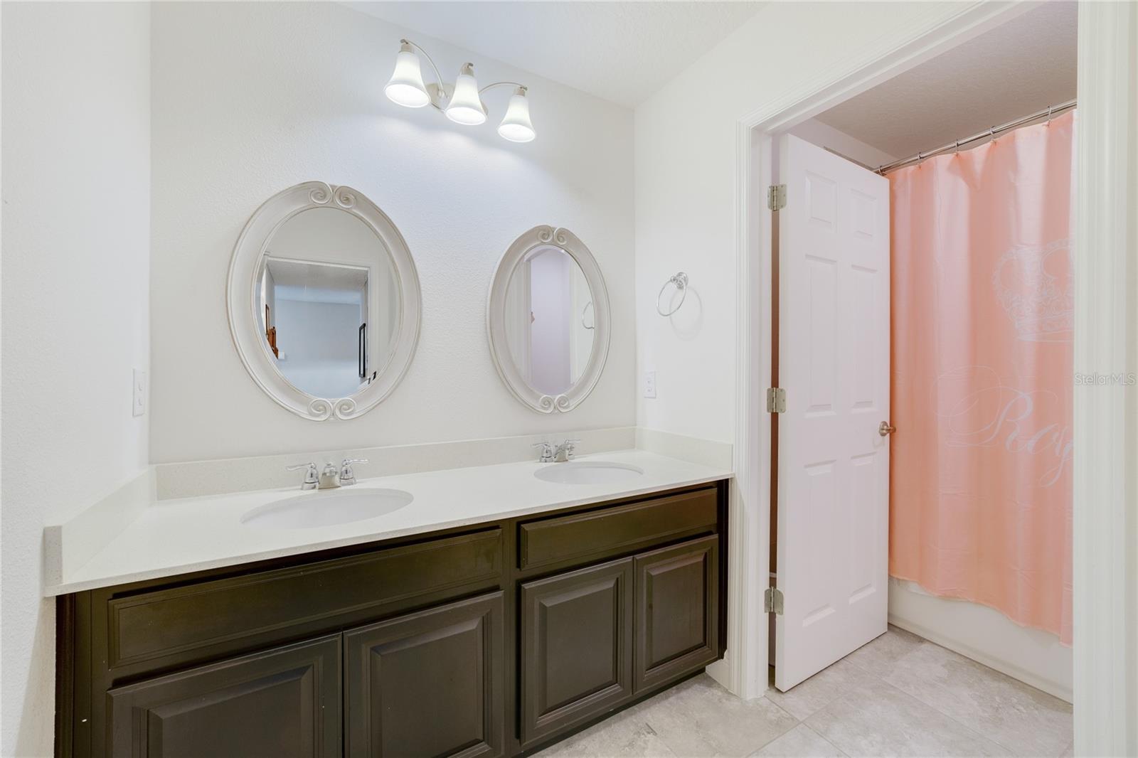 FULL GUEST BATH.