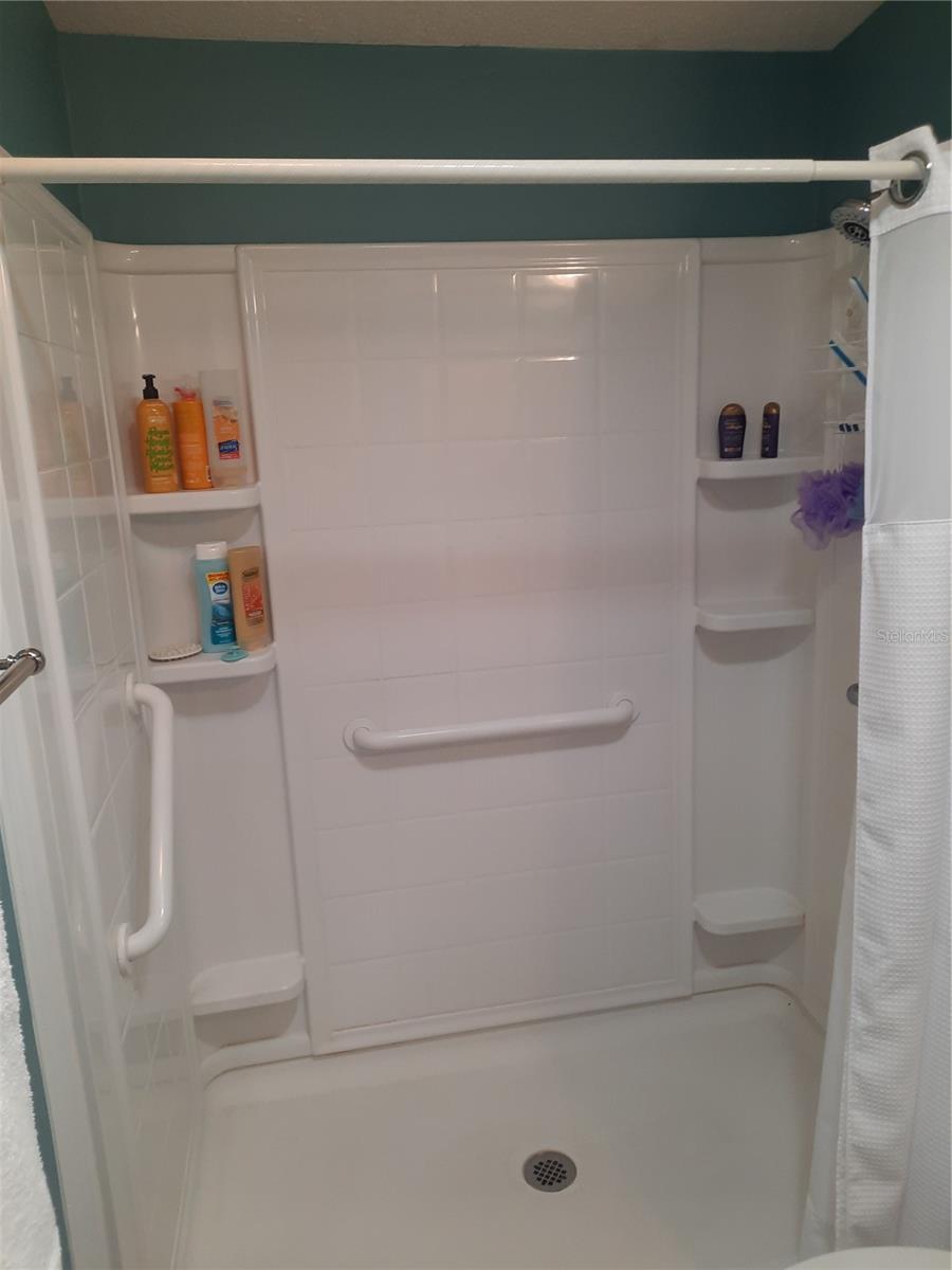 Shower in 2nd bath