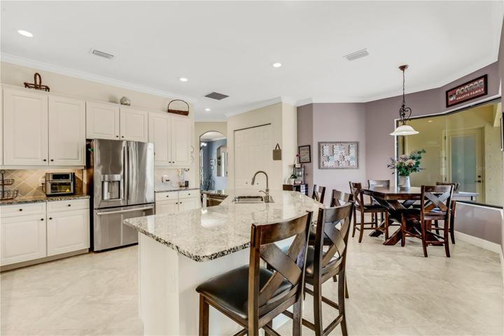 Seating for 10 plus.  Counter and breakfast nook.