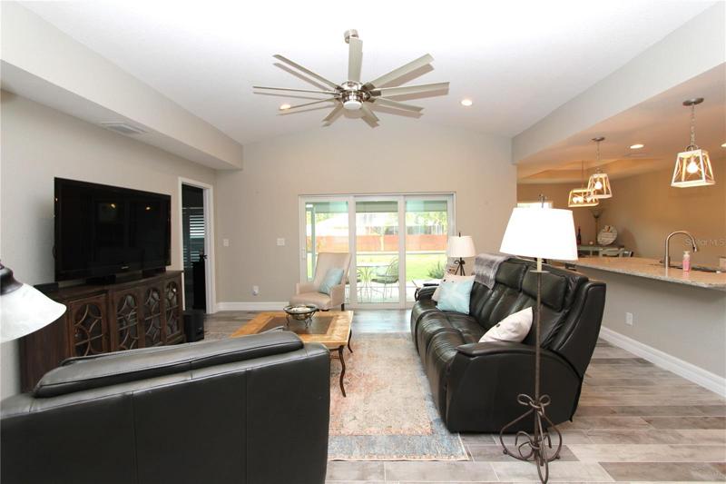 Livingroom - view 1