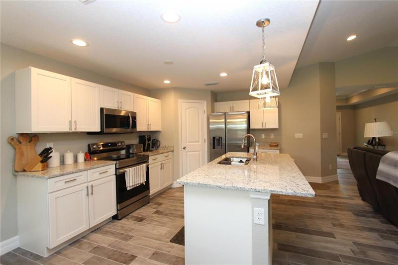 Kitchen - view 2