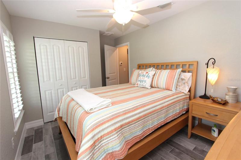 Bedroom 2 - view 2