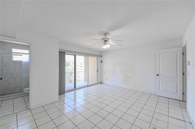 3rd Bed with Ensuite Bath - On 1st Floor of Unit