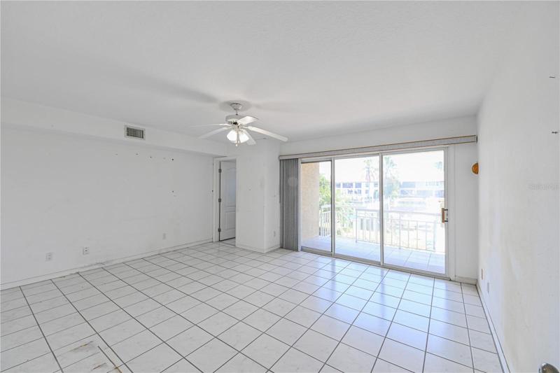 3rd Bed with Ensuite Bath - On 1st Floor of Unit