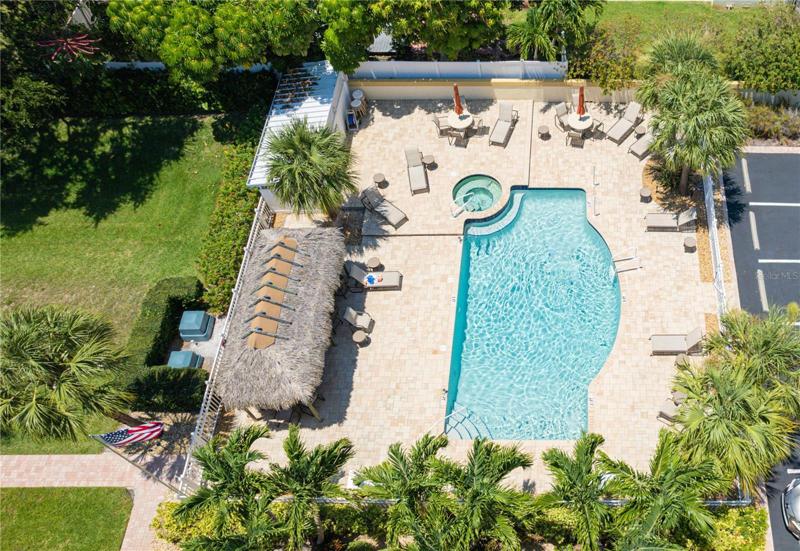 Community Pool & Spa & Cabana