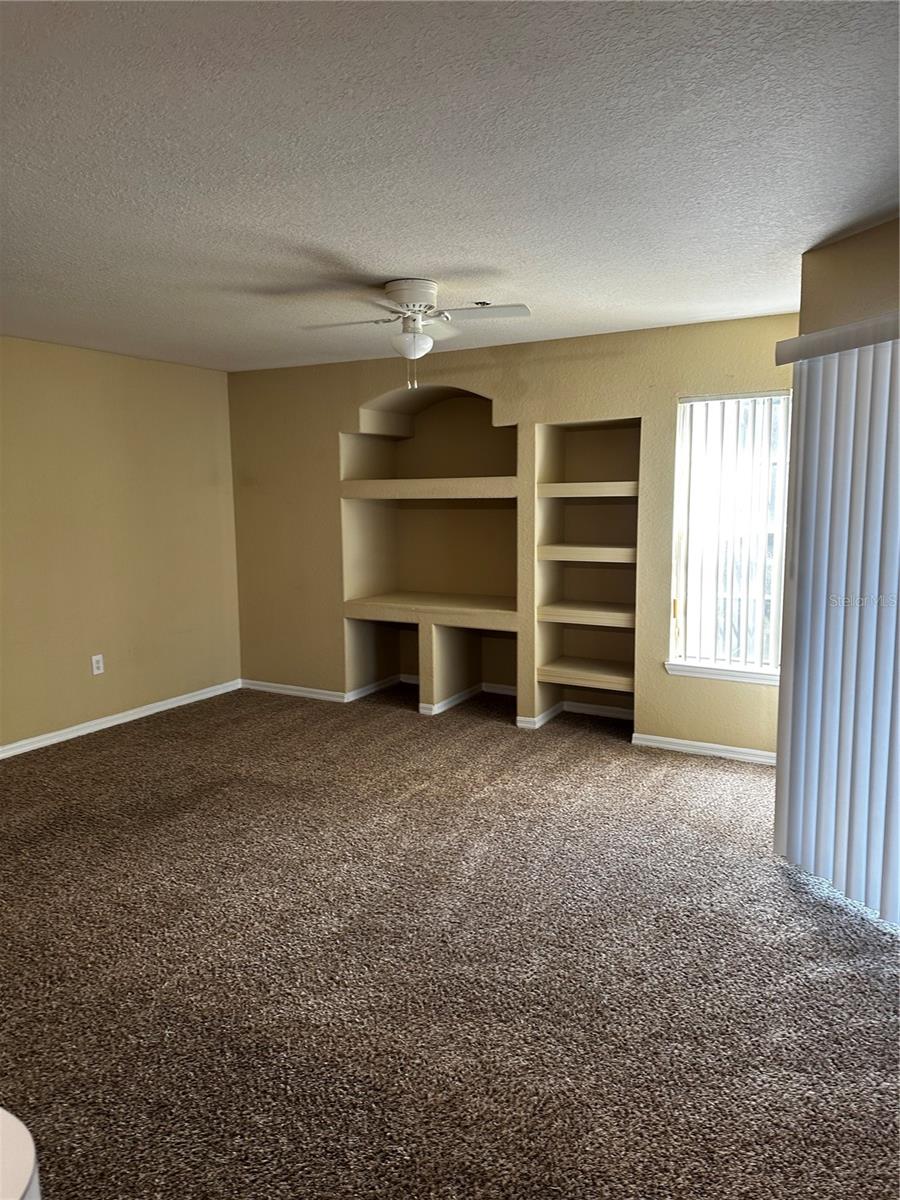 8513- livingroom