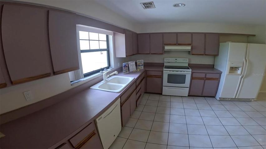 DISHWASHER - RANGE - FRIDGE - ALL INCLUDED