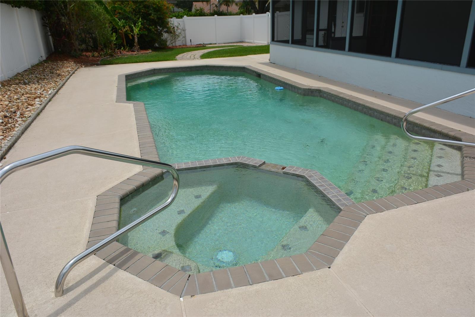 Pool and spa for relaxing