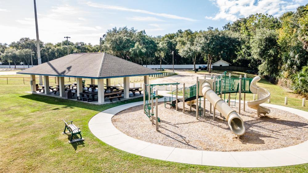Nearby Veteran's Memorial Park Picnic Pavilion