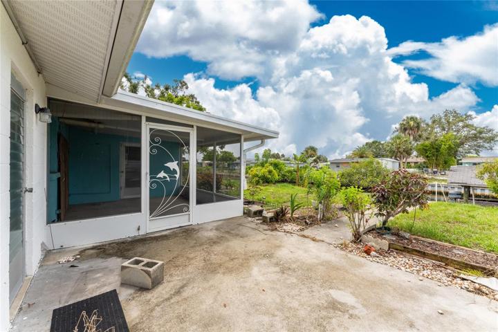Large rear patio area!