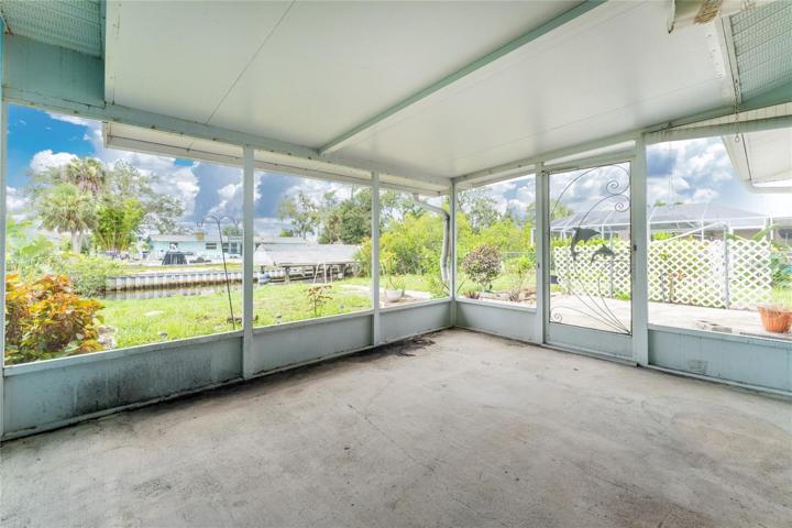 Another view of the screened lanai.