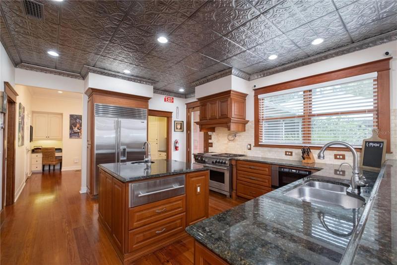 Spacious kitchen