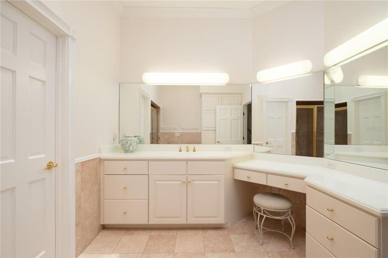 Upstairs owner's bathroom