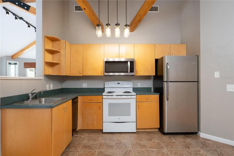 Tree house - full kitchen