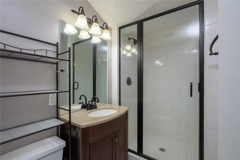 Tree house Bathroom #1