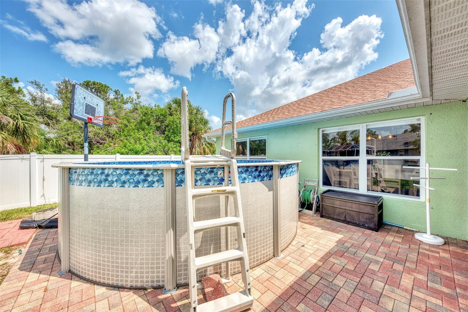 Backyard swimming pool